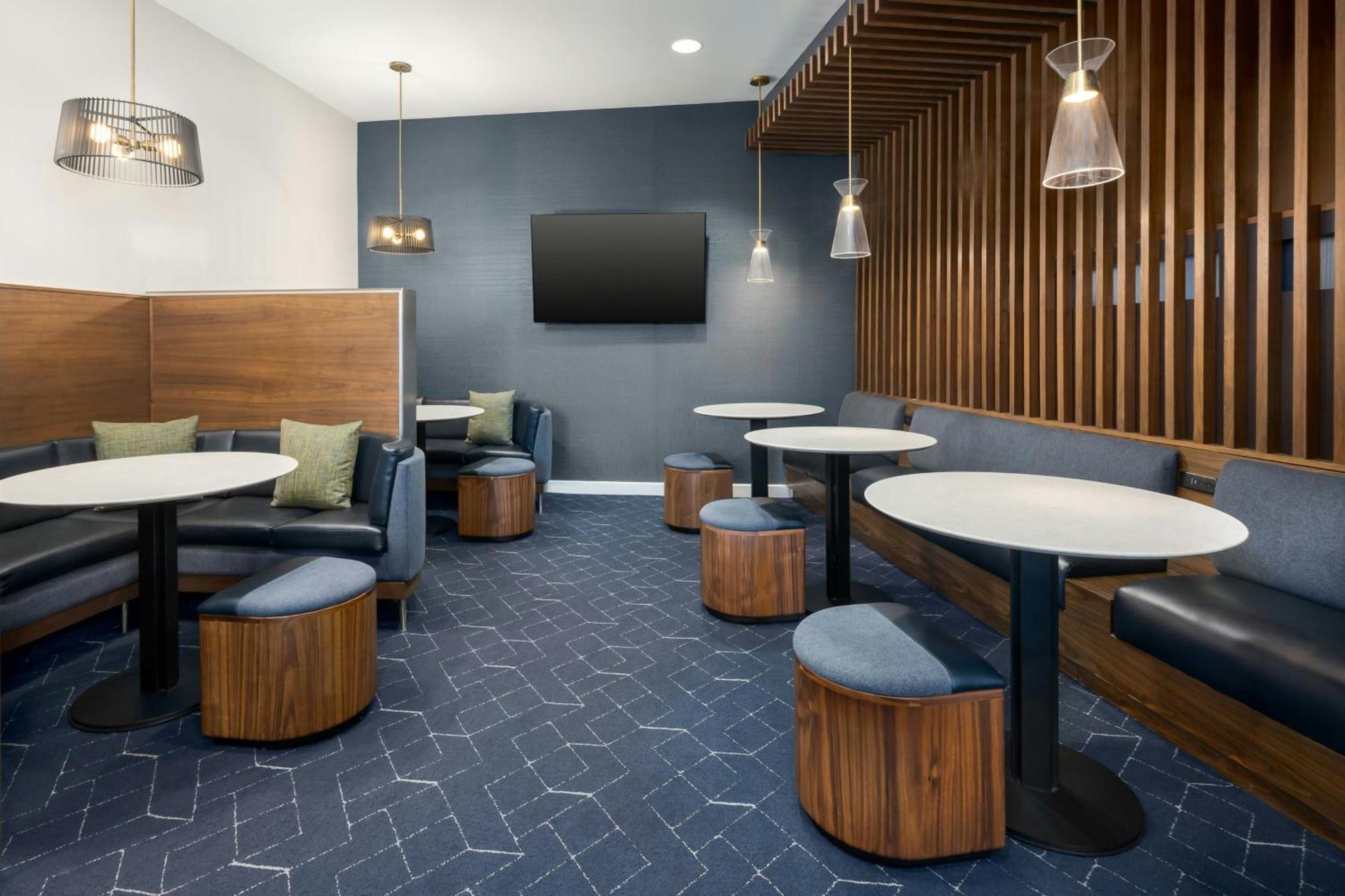 Courtyard By Marriott Chattanooga Downtown Екстер'єр фото