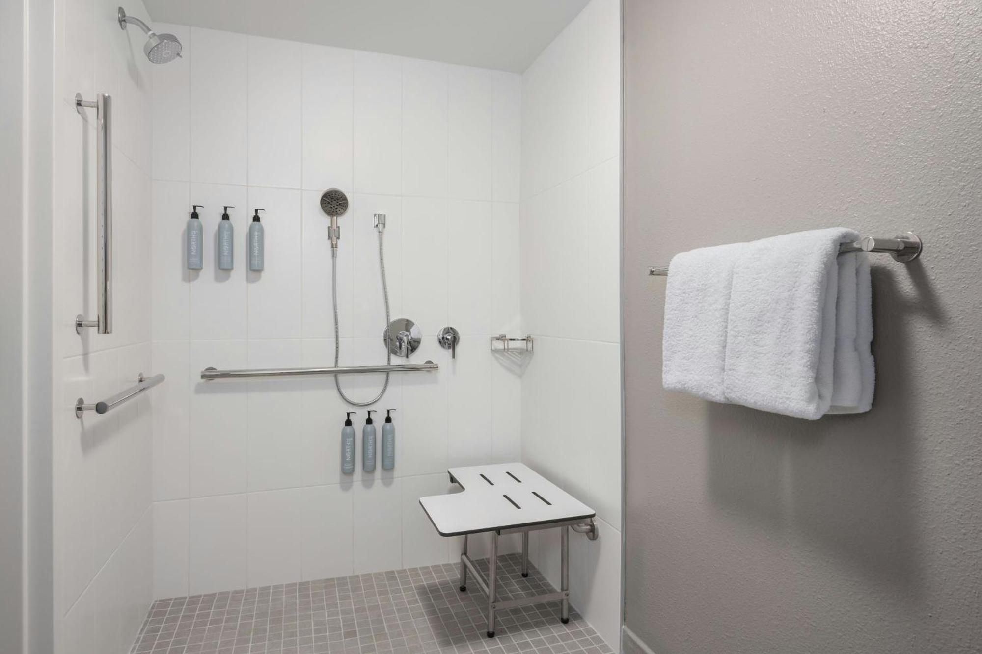 Courtyard By Marriott Chattanooga Downtown Екстер'єр фото