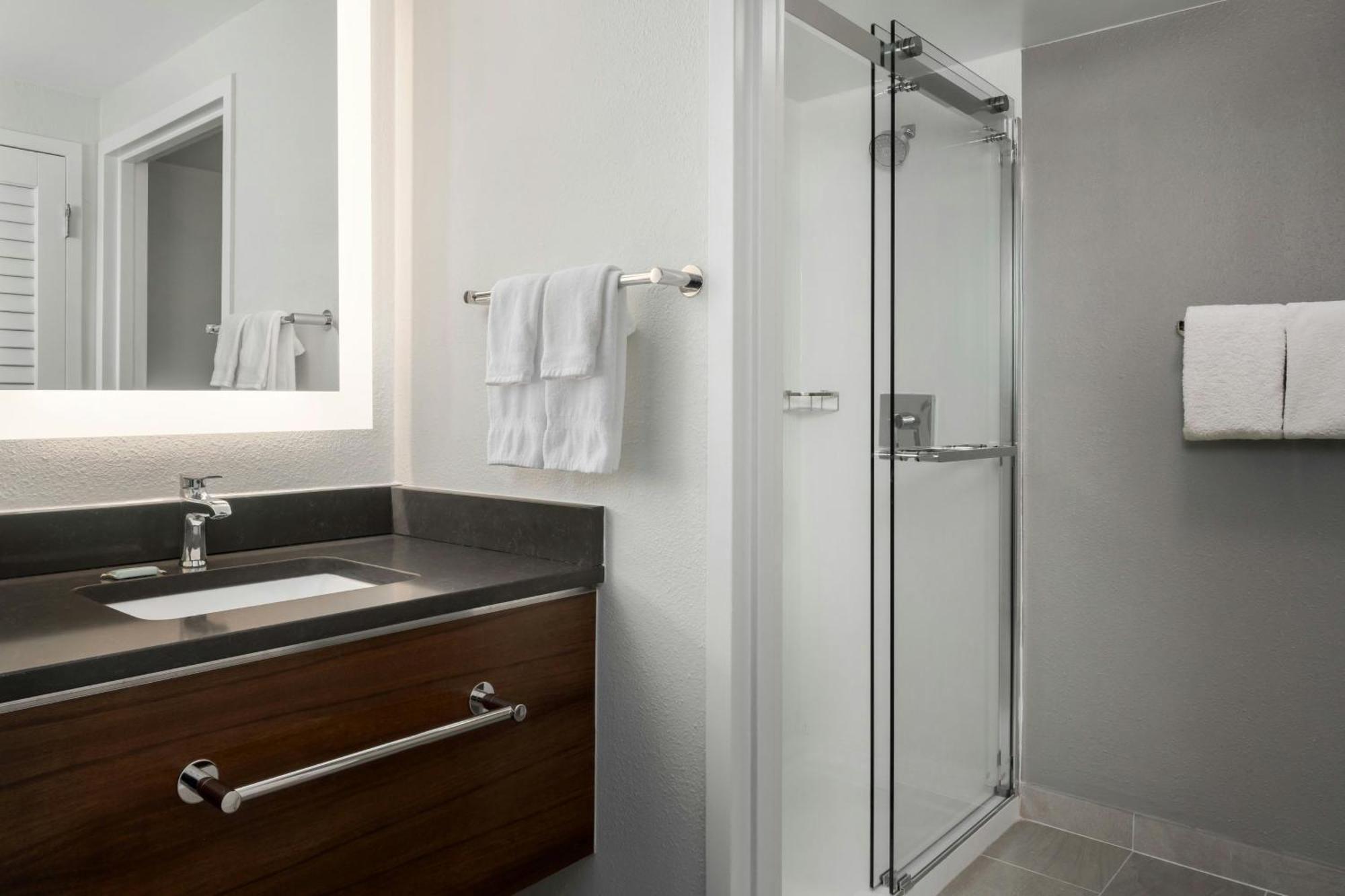 Courtyard By Marriott Chattanooga Downtown Екстер'єр фото
