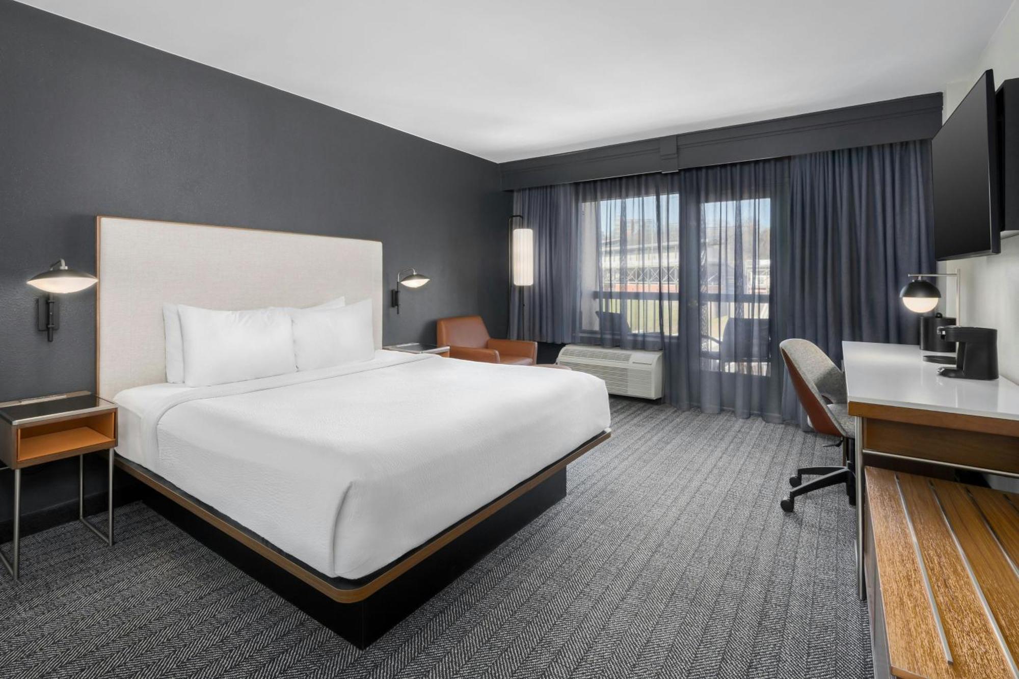 Courtyard By Marriott Chattanooga Downtown Екстер'єр фото