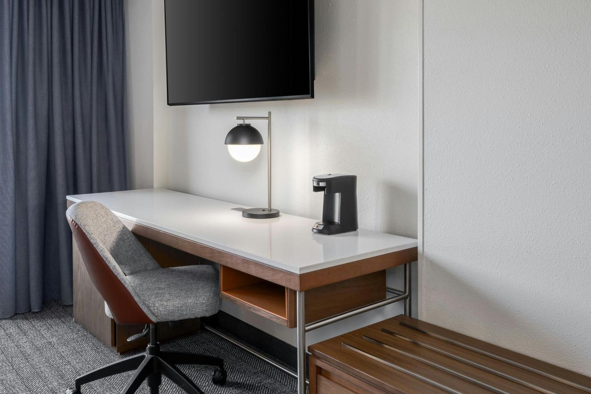 Courtyard By Marriott Chattanooga Downtown Екстер'єр фото
